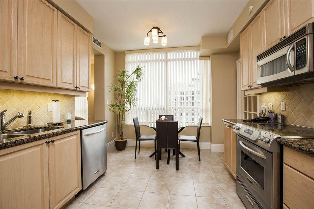 Downtown Mississauga Executive Suites Sq1 Exteriér fotografie