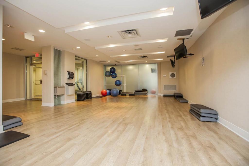 Downtown Mississauga Executive Suites Sq1 Exteriér fotografie